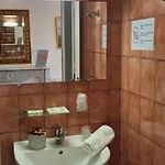 Richelieu Hotel 2*