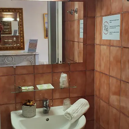 Richelieu Hotel 2*