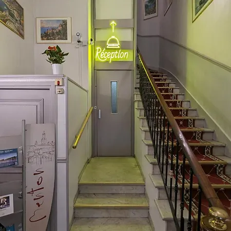 Richelieu Hotel 2*